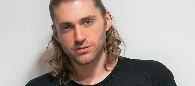 クリス・マッコームス